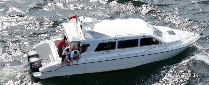 Sewa boat untuk tabur bunga